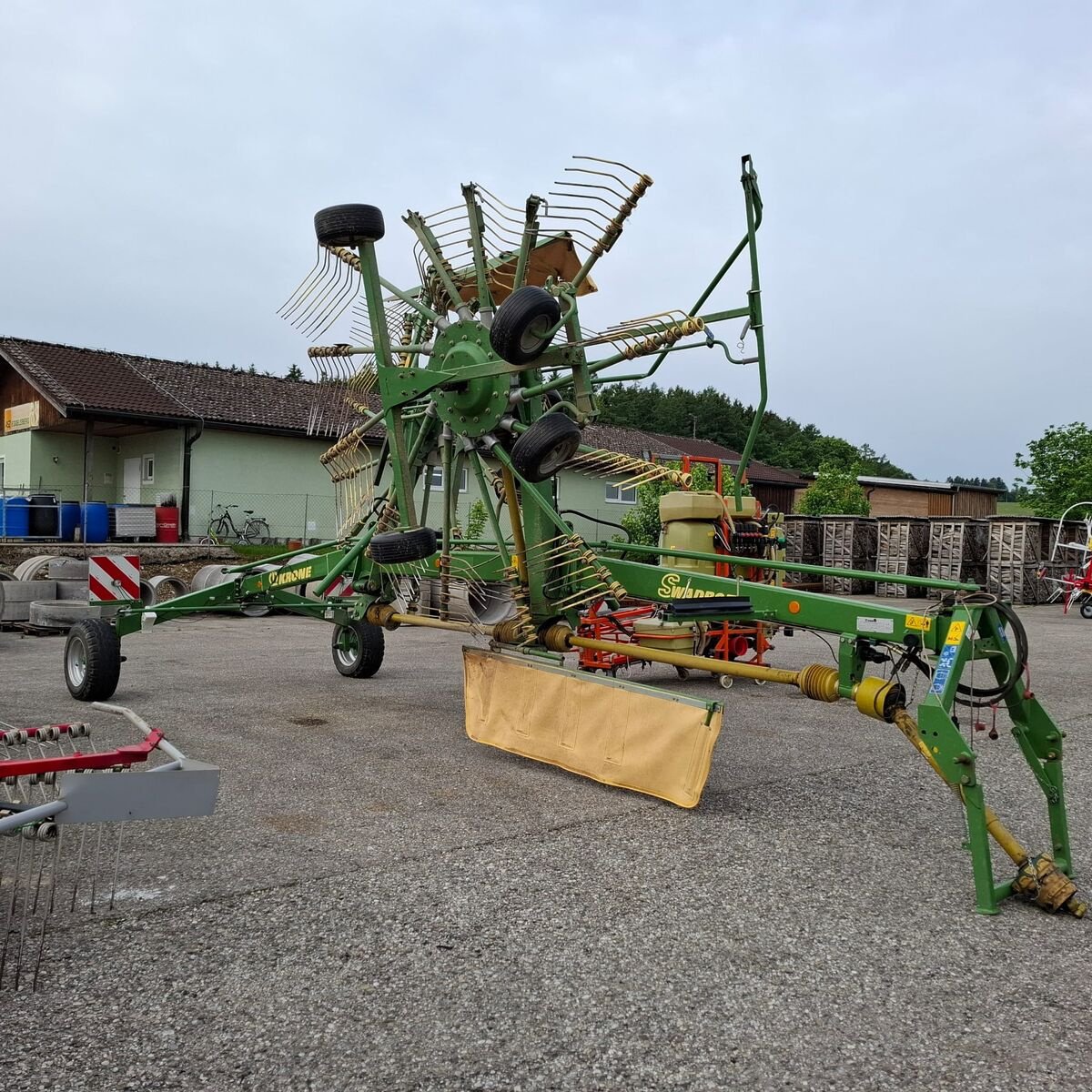 Schwader of the type Krone Schwader, Gebrauchtmaschine in Gundertshausen (Picture 2)