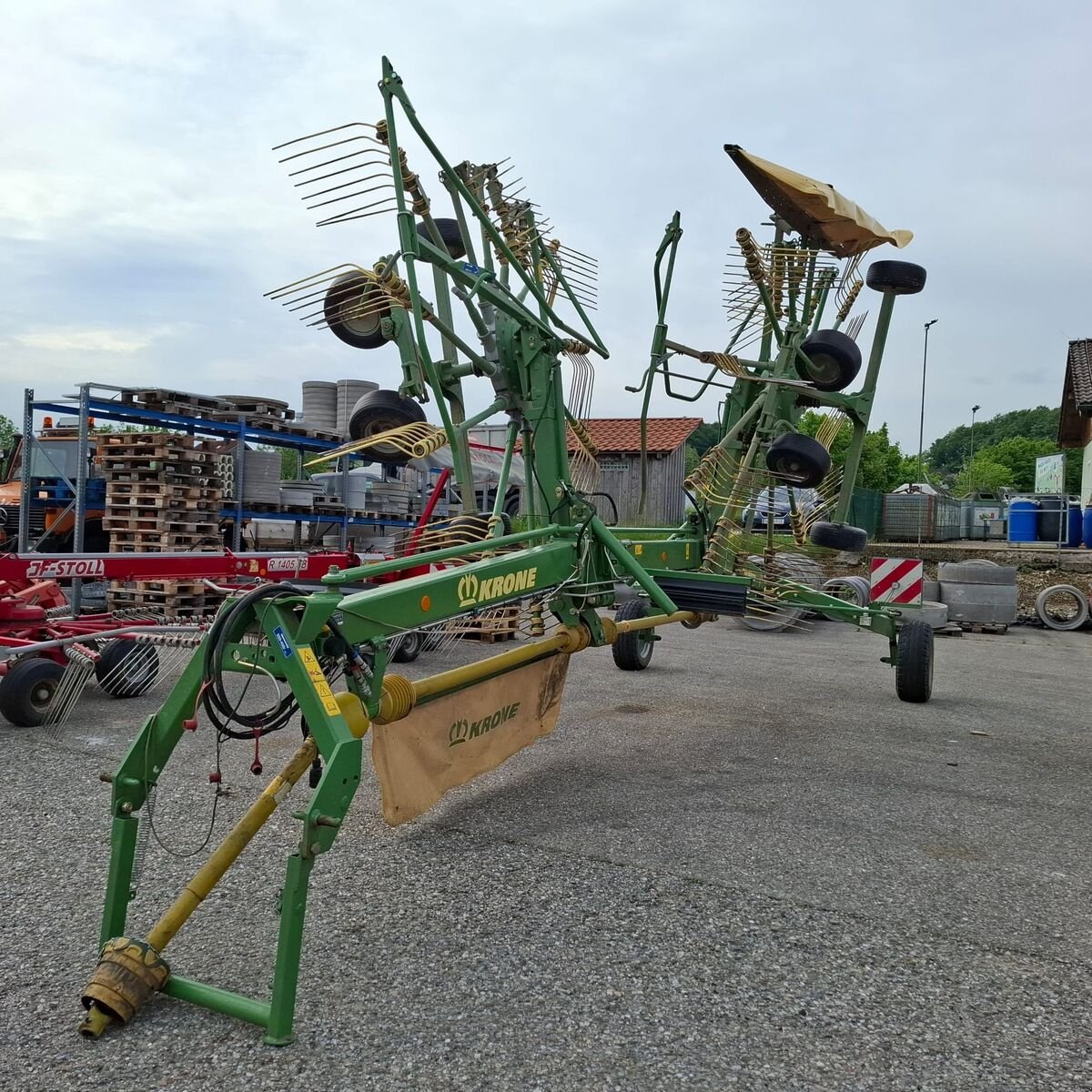 Schwader of the type Krone Schwader, Gebrauchtmaschine in Gundertshausen (Picture 1)