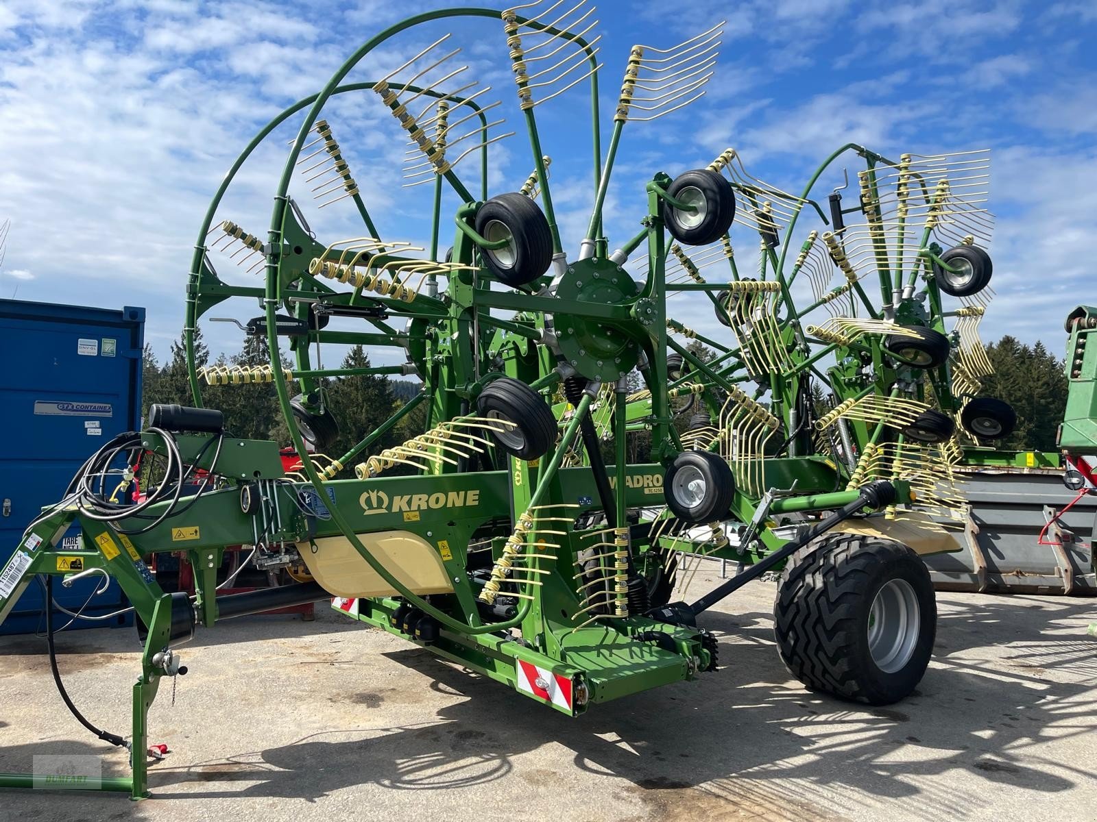 Schwader des Typs Krone Schwadro 1250TC, Neumaschine in Bad Leonfelden (Bild 2)