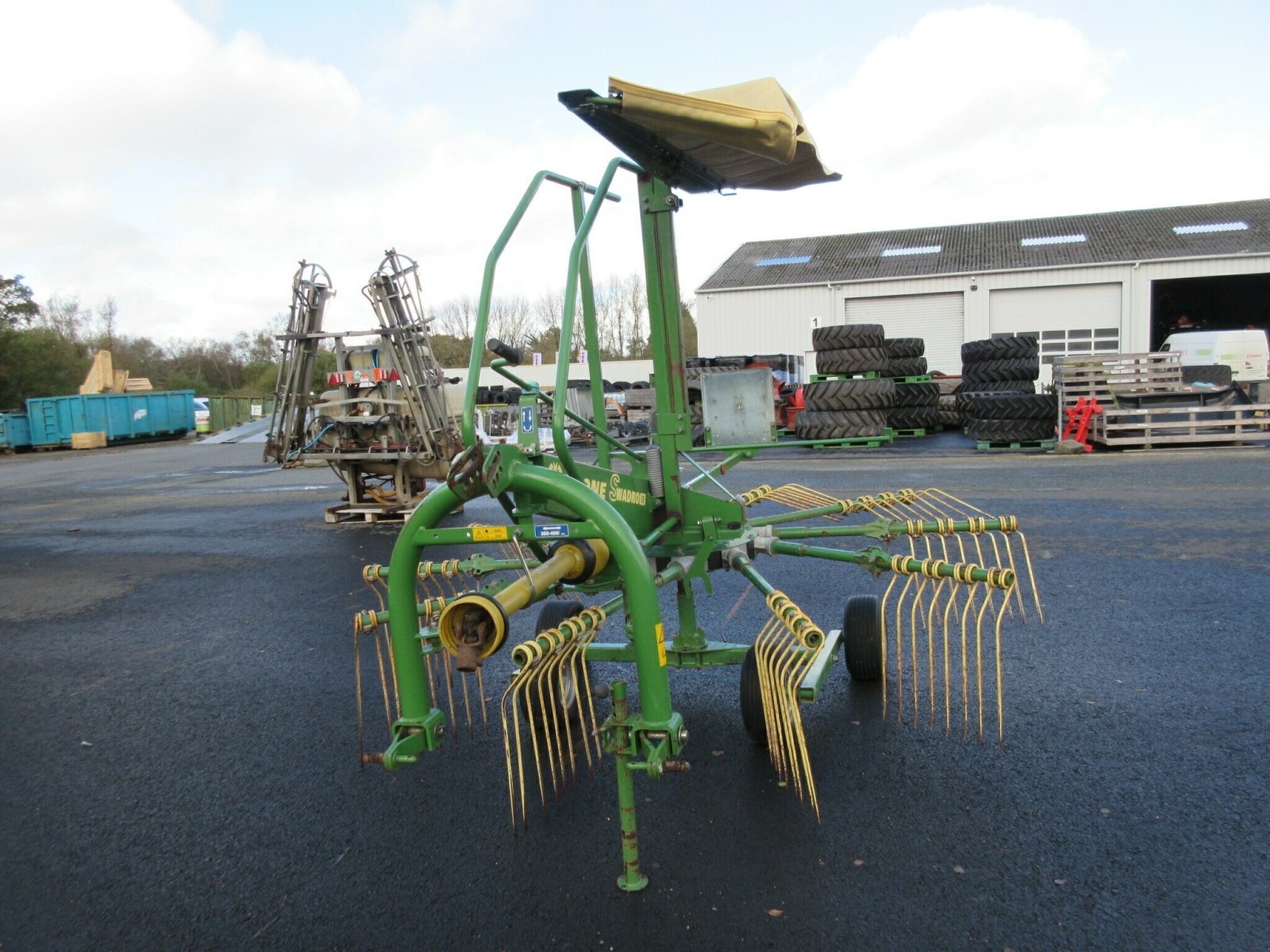 Schwader του τύπου Krone SWADRO 42, Gebrauchtmaschine σε BEGARD (Φωτογραφία 2)