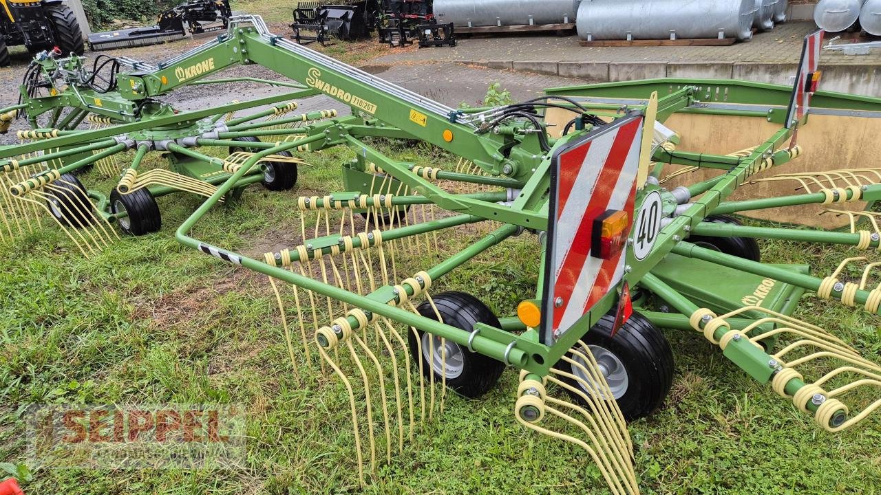 Schwader of the type Krone SWADRO 710/26 T, Neumaschine in Groß-Umstadt (Picture 1)