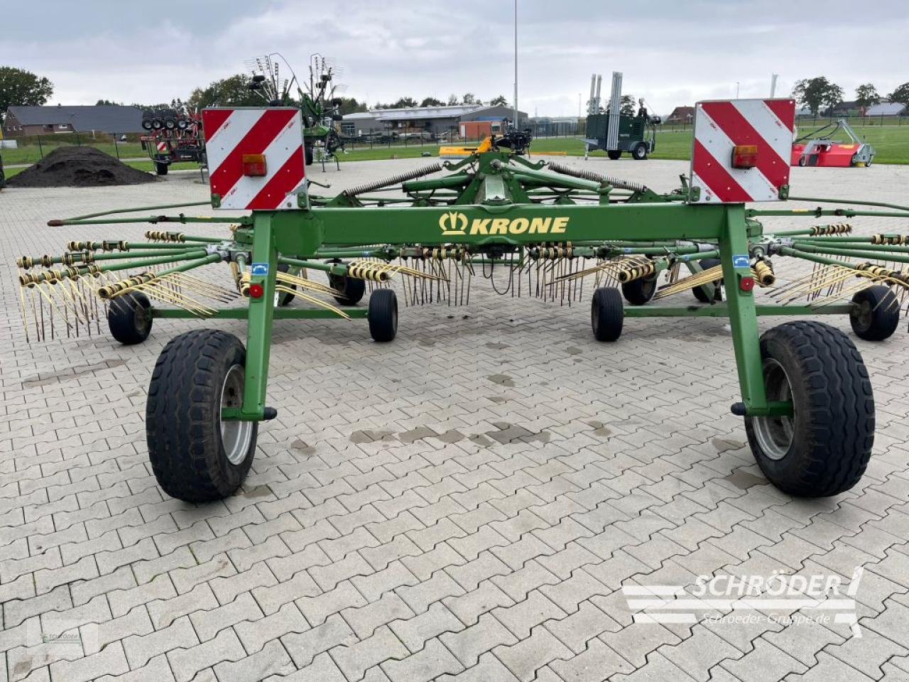 Schwader типа Krone SWADRO 800/26, Gebrauchtmaschine в Scharrel (Фотография 3)