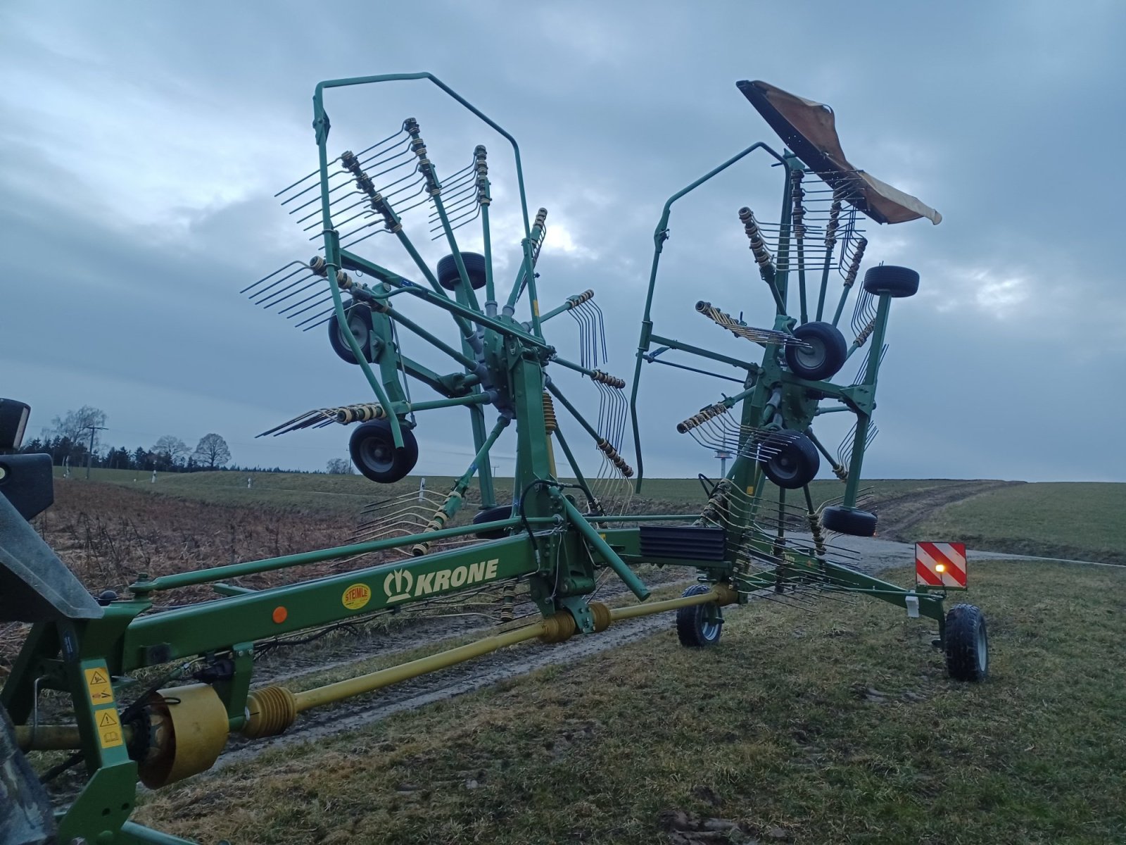 Schwader des Typs Krone Swadro 809, Gebrauchtmaschine in Pfeffenhausen (Bild 2)