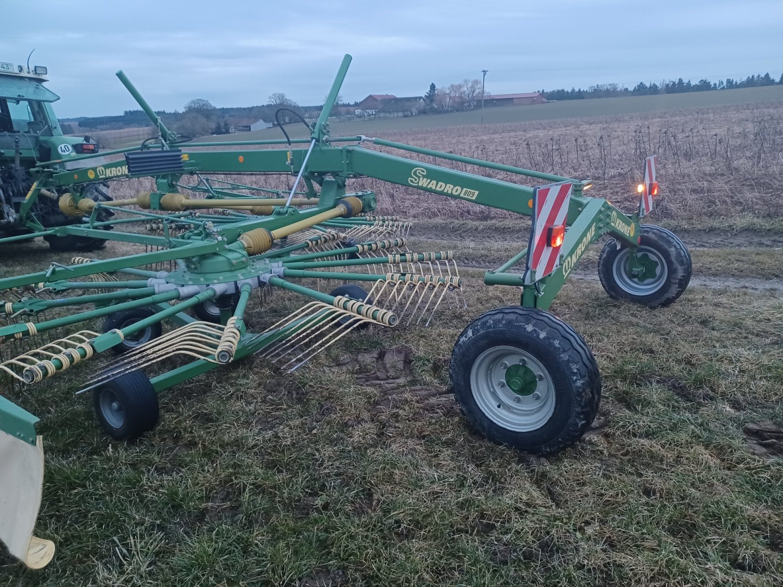 Schwader des Typs Krone Swadro 809, Gebrauchtmaschine in Pfeffenhausen (Bild 3)