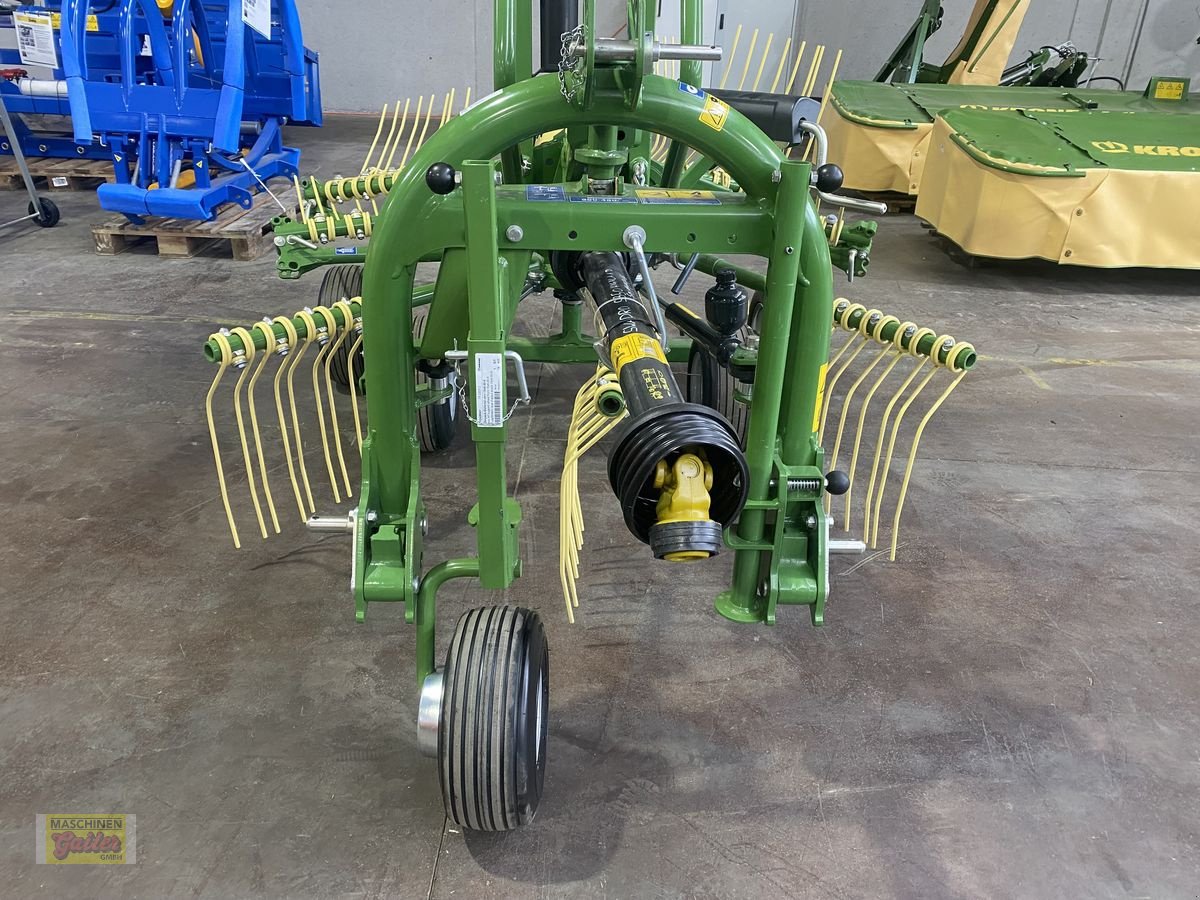 Schwader of the type Krone Swadro S 350 Highland Einkreiselschwader, Neumaschine in Kötschach (Picture 13)