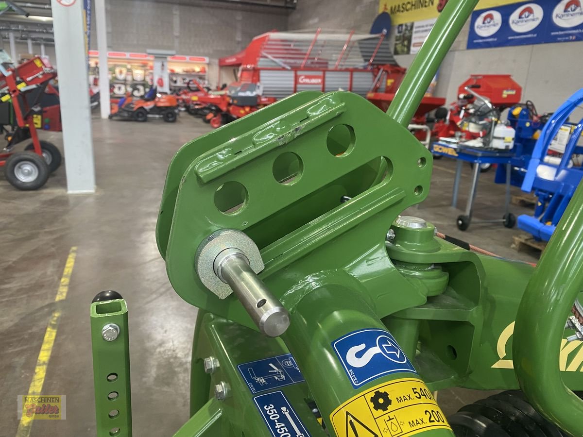 Schwader of the type Krone Swadro S 350 Highland Einkreiselschwader, Neumaschine in Kötschach (Picture 15)