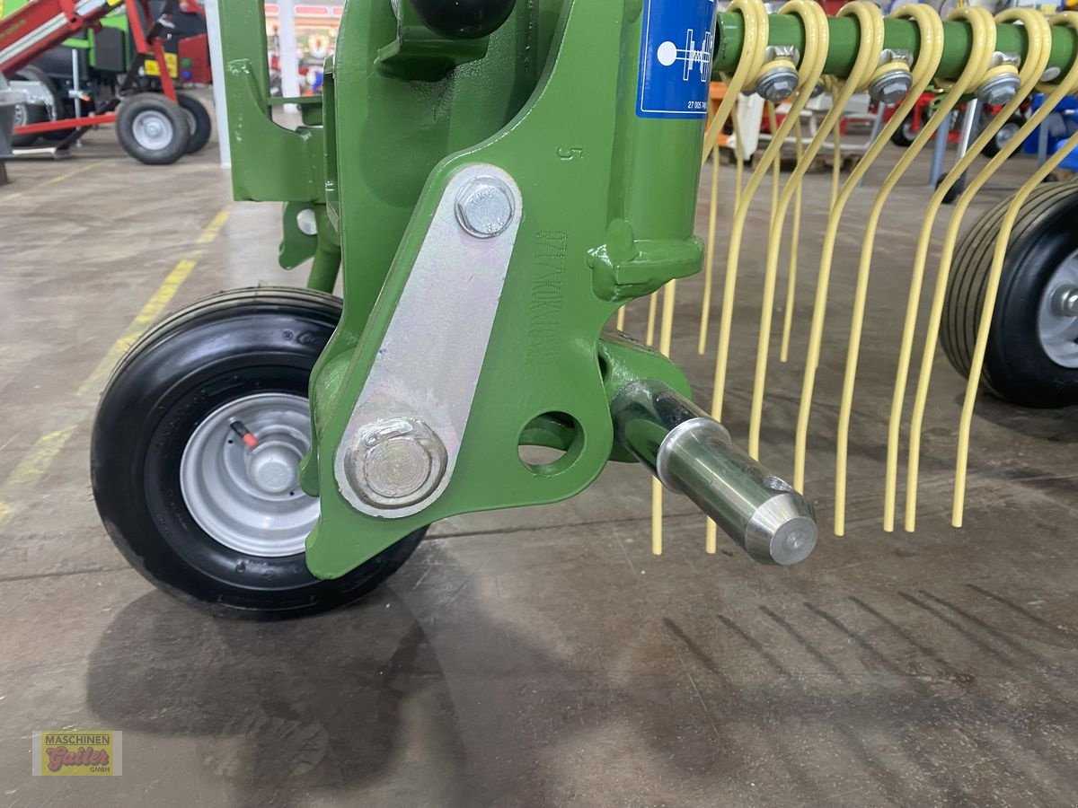 Schwader of the type Krone Swadro S 350 Highland Einkreiselschwader, Neumaschine in Kötschach (Picture 14)