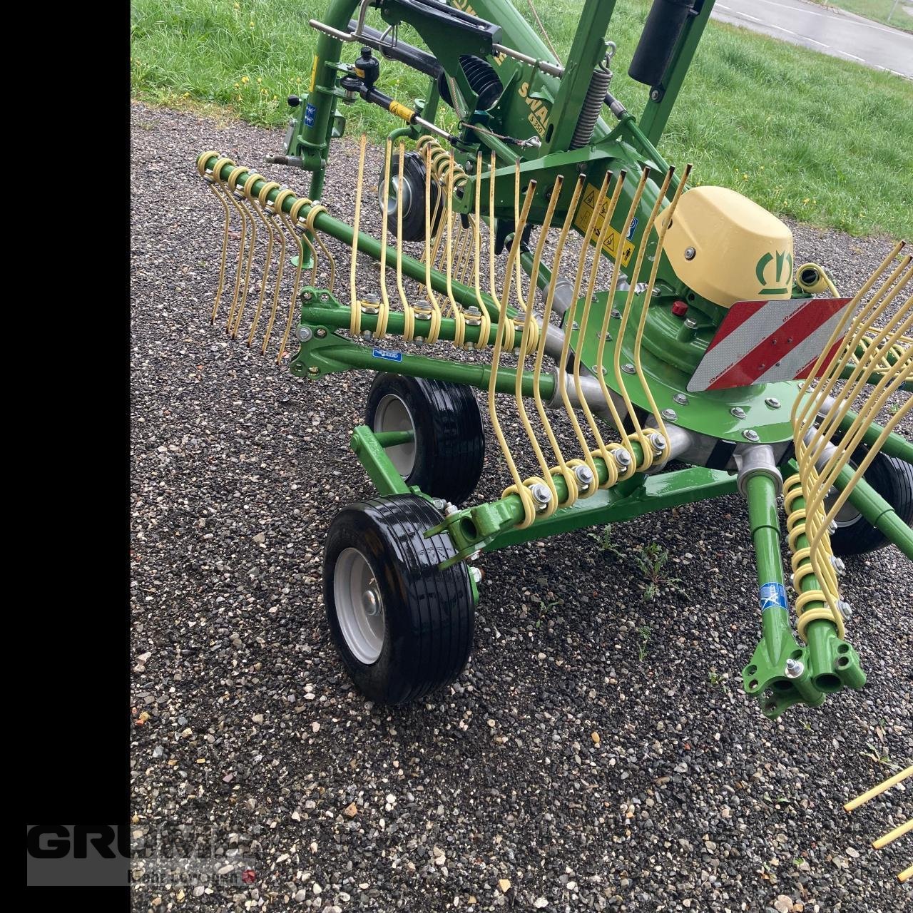 Schwader του τύπου Krone Swadro S 350 Highland, Neumaschine σε Friedberg-Derching (Φωτογραφία 2)