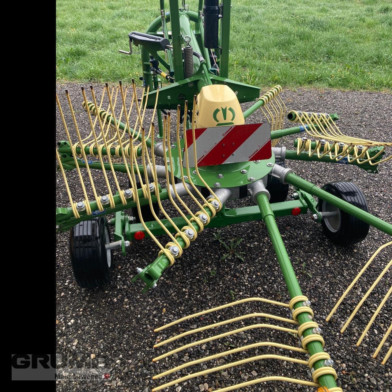 Schwader του τύπου Krone Swadro S 350 Highland, Neumaschine σε Friedberg-Derching (Φωτογραφία 3)