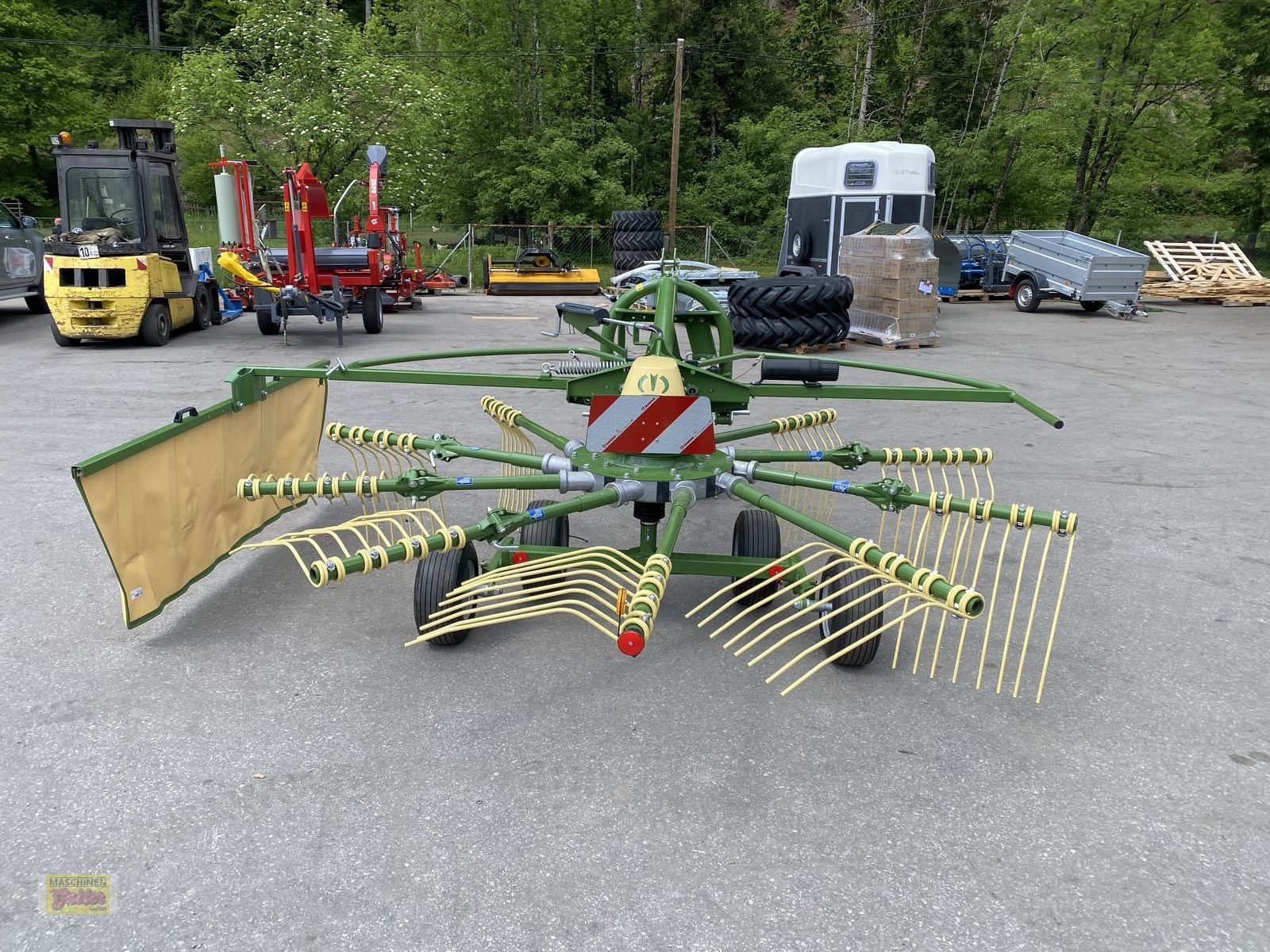 Schwader του τύπου Krone Swadro S 380 Einkreiselschwader, Neumaschine σε Kötschach (Φωτογραφία 21)