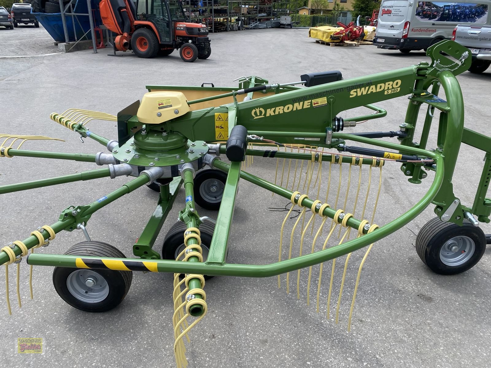 Schwader του τύπου Krone Swadro S 380 Einkreiselschwader, Neumaschine σε Kötschach (Φωτογραφία 23)