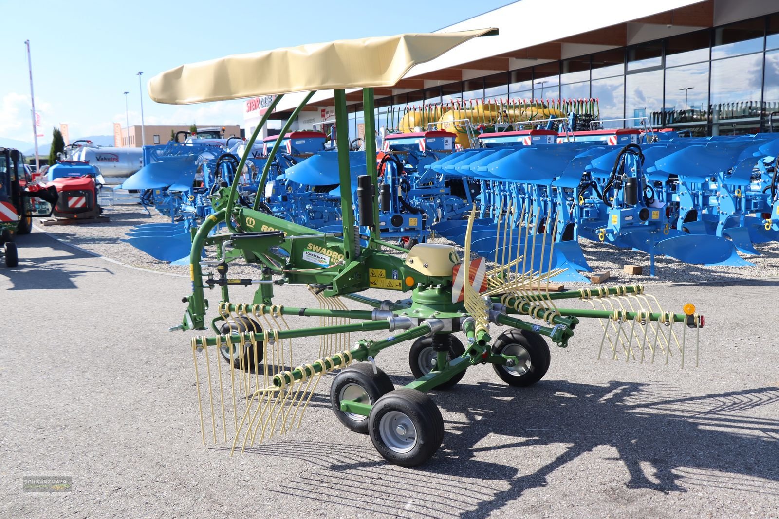 Schwader of the type Krone Swadro S 380 Highland, Neumaschine in Aurolzmünster (Picture 4)