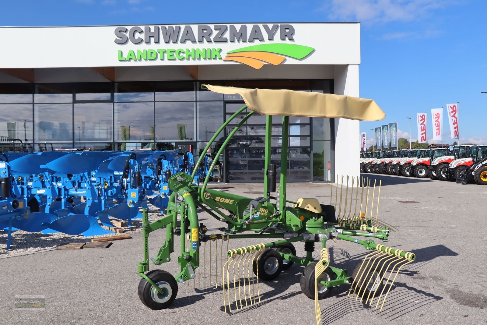 Schwader of the type Krone Swadro S 380 Highland, Neumaschine in Aurolzmünster (Picture 1)