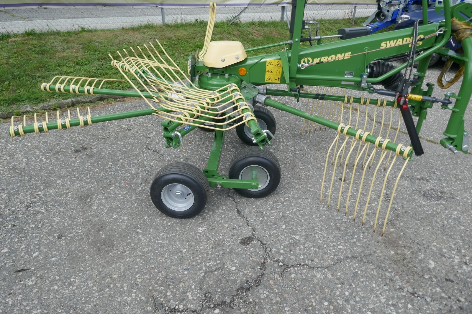 Schwader of the type Krone Swadro S 380, Gebrauchtmaschine in Villach (Picture 10)