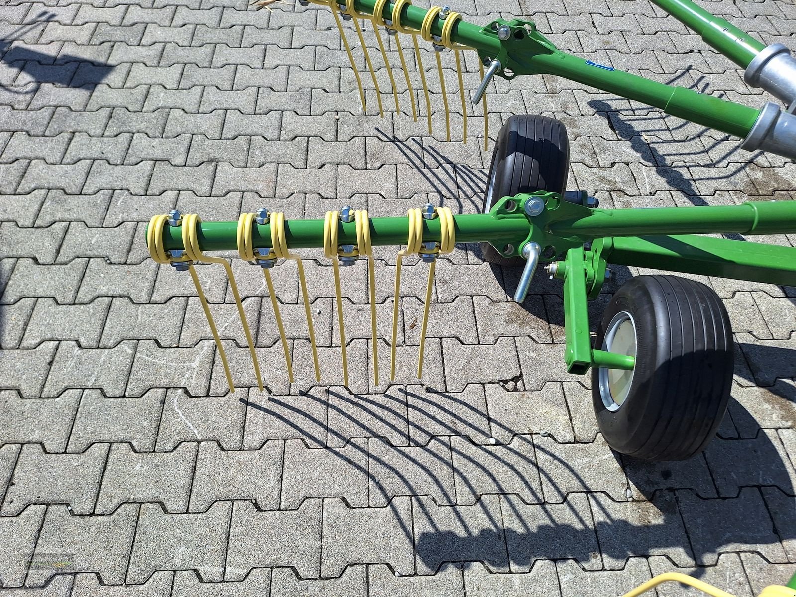 Schwader of the type Krone Swadro S 380, Neumaschine in Gampern (Picture 11)