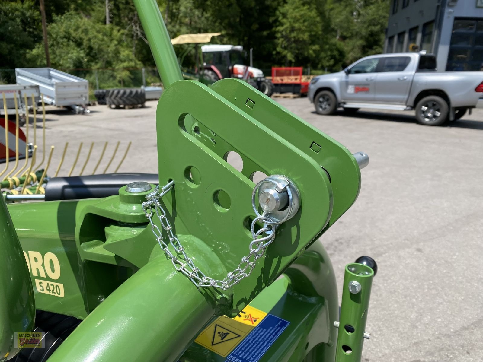 Schwader of the type Krone Swadro S 420 Einkreiselschwader, Neumaschine in Kötschach (Picture 16)