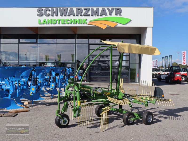 Schwader des Typs Krone Swadro S 420, Neumaschine in Aurolzmünster (Bild 1)