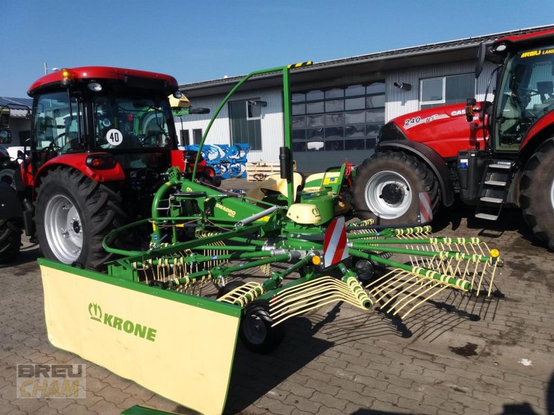 Schwader of the type Krone Swadro S 420, Neumaschine in Cham (Picture 1)