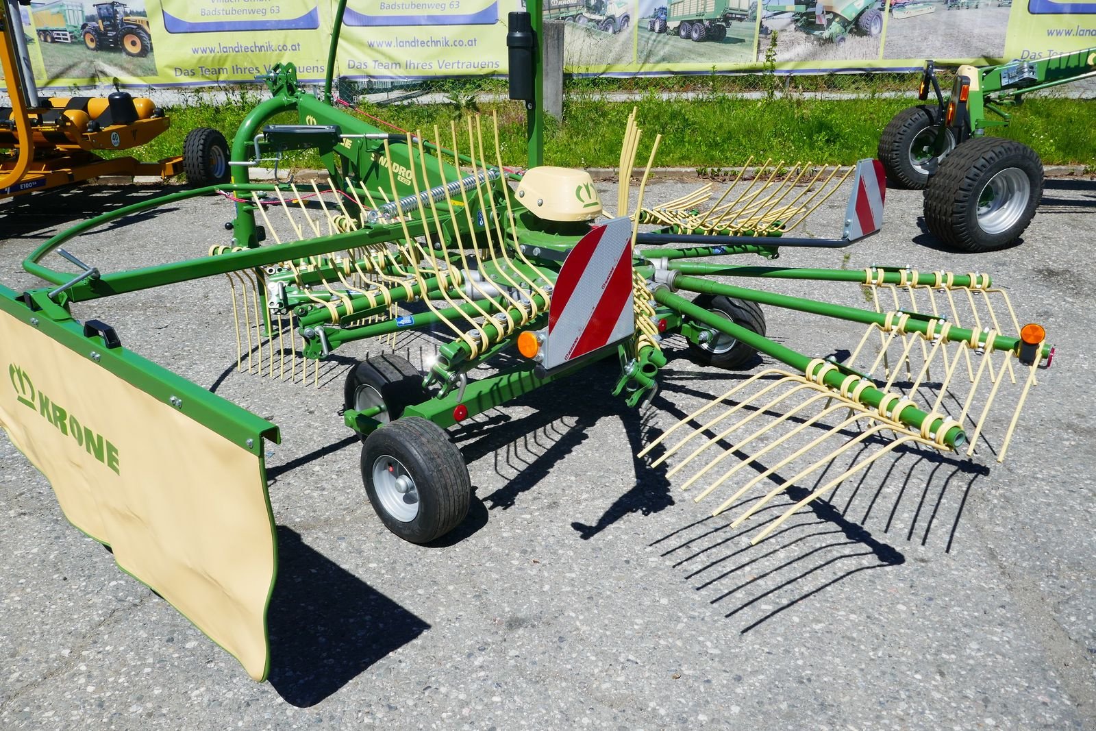 Schwader des Typs Krone Swadro S 420, Gebrauchtmaschine in Villach (Bild 4)