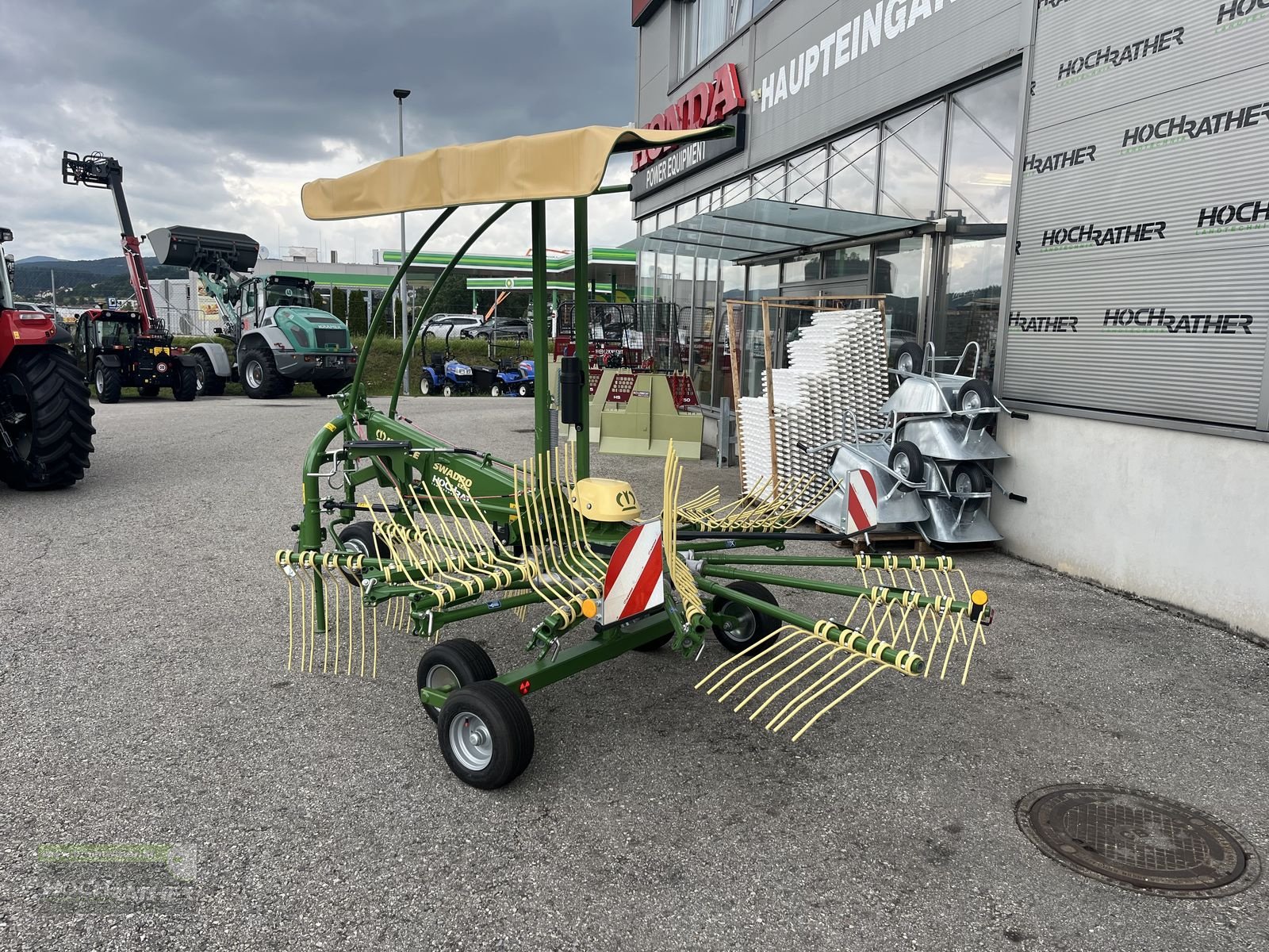 Schwader of the type Krone Swadro S 420, Neumaschine in Kronstorf (Picture 10)