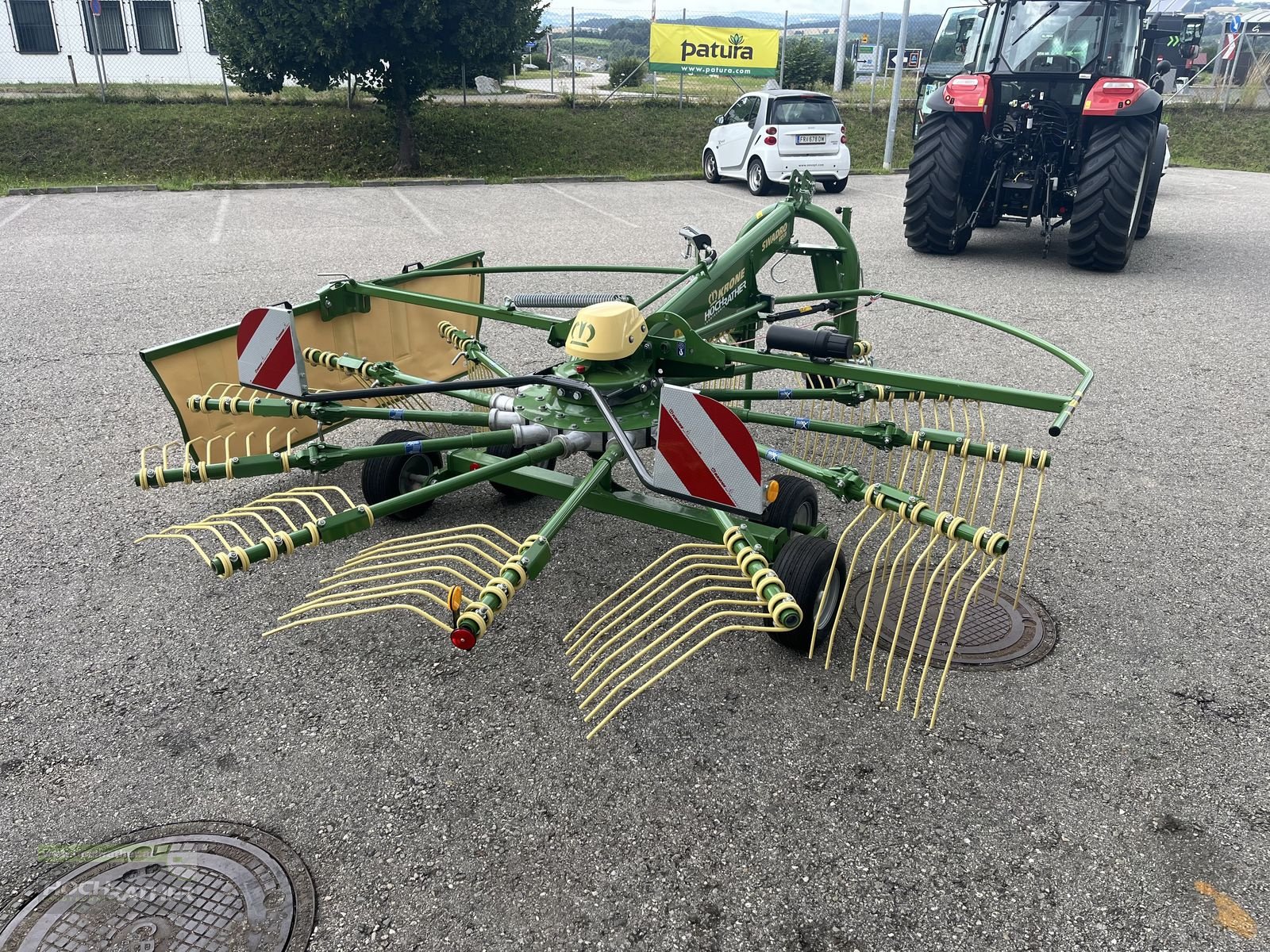 Schwader of the type Krone Swadro S 420, Neumaschine in Kronstorf (Picture 4)