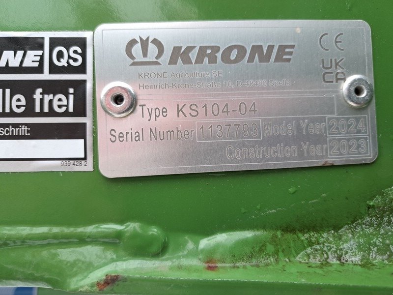 Schwader des Typs Krone Swadro S 460, Neumaschine in Rollwitz (Bild 7)