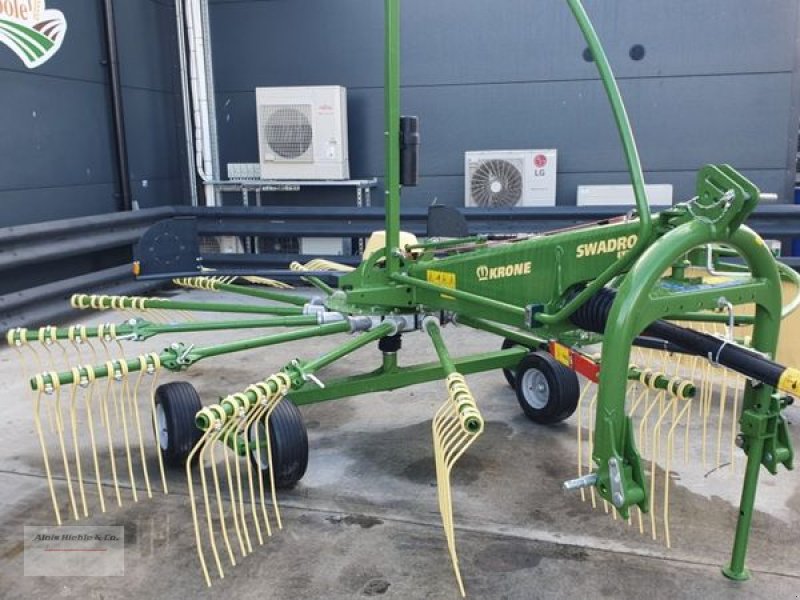 Schwader of the type Krone Swadro S 460, Neumaschine in Tapfheim (Picture 2)