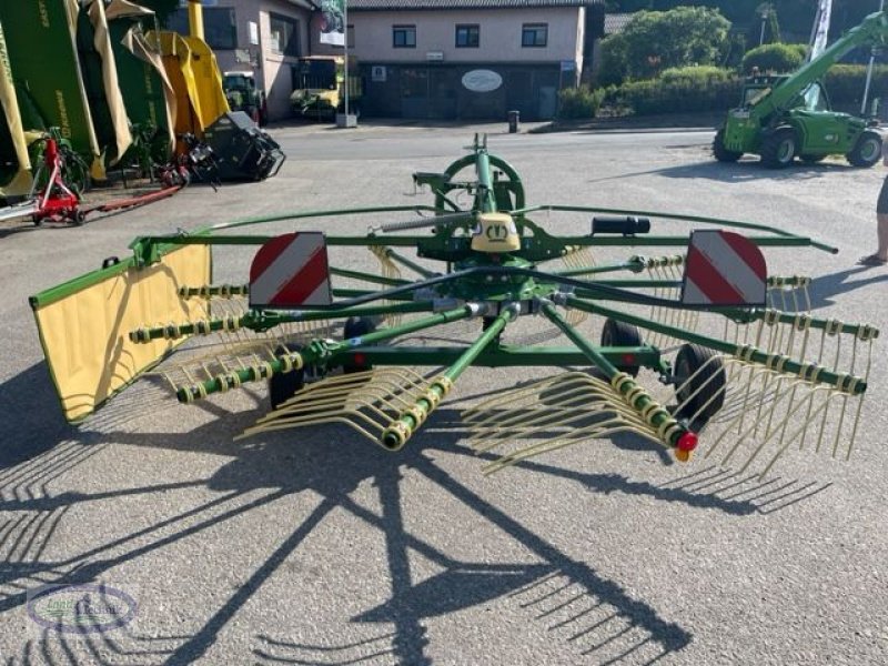 Schwader des Typs Krone Swadro S 460, Neumaschine in Münzkirchen (Bild 8)