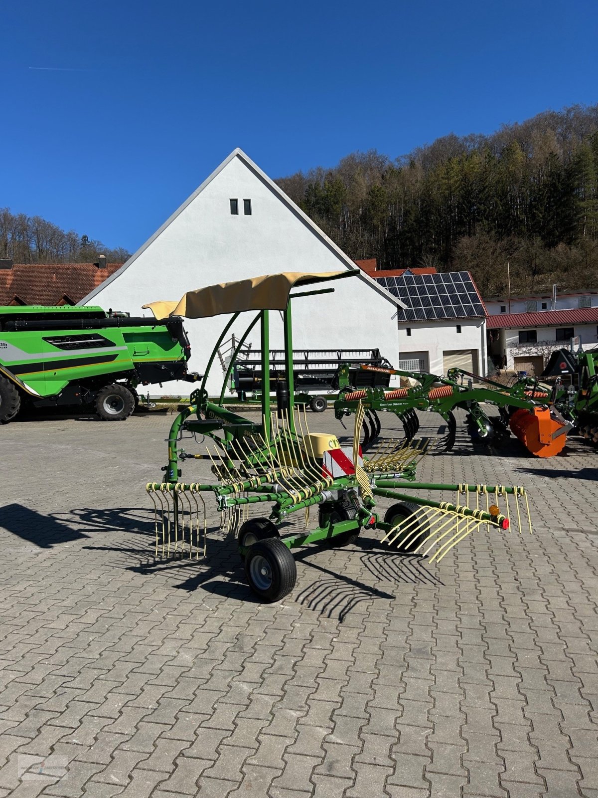 Schwader του τύπου Krone Swadro S380, Neumaschine σε Treuchtlingen (Φωτογραφία 4)