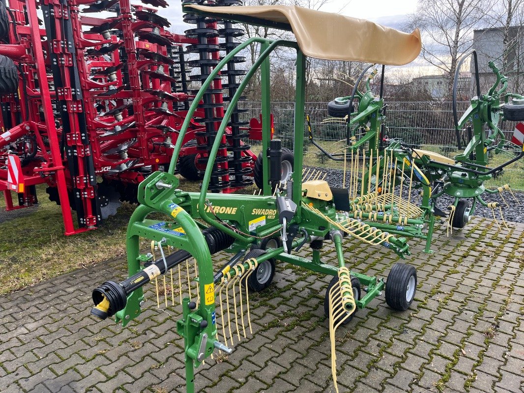 Schwader of the type Krone Swadro S380, Neumaschine in Ebersbach (Picture 1)