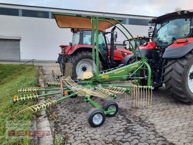 Schwader of the type Krone Swadro S460, Neumaschine in Parsberg (Picture 1)