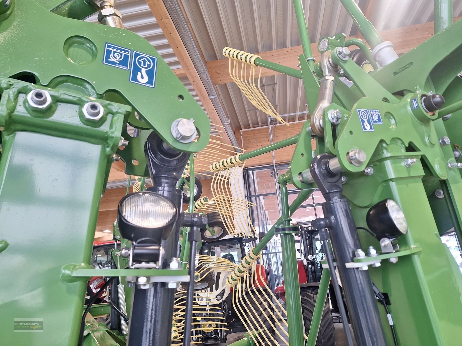Schwader des Typs Krone Swadro TC 1250, Neumaschine in Aurolzmünster (Bild 19)