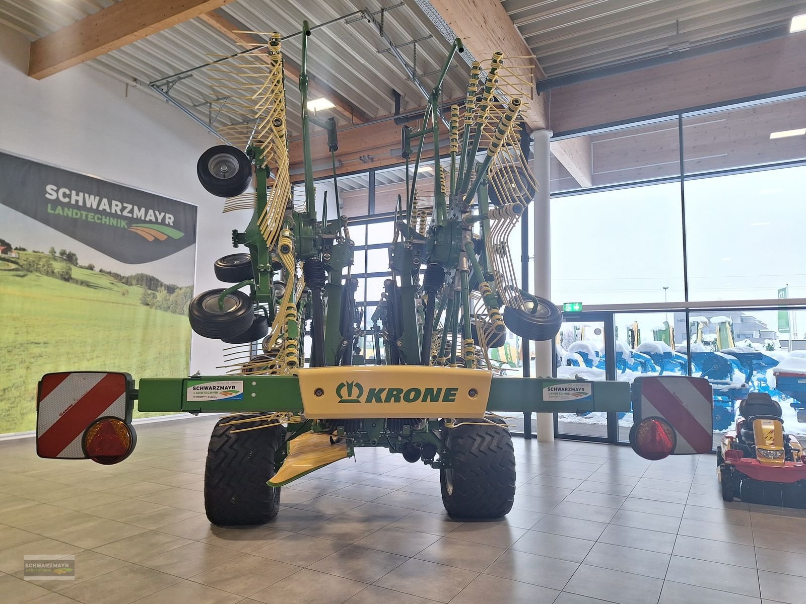 Schwader des Typs Krone Swadro TC 1250, Neumaschine in Aurolzmünster (Bild 15)
