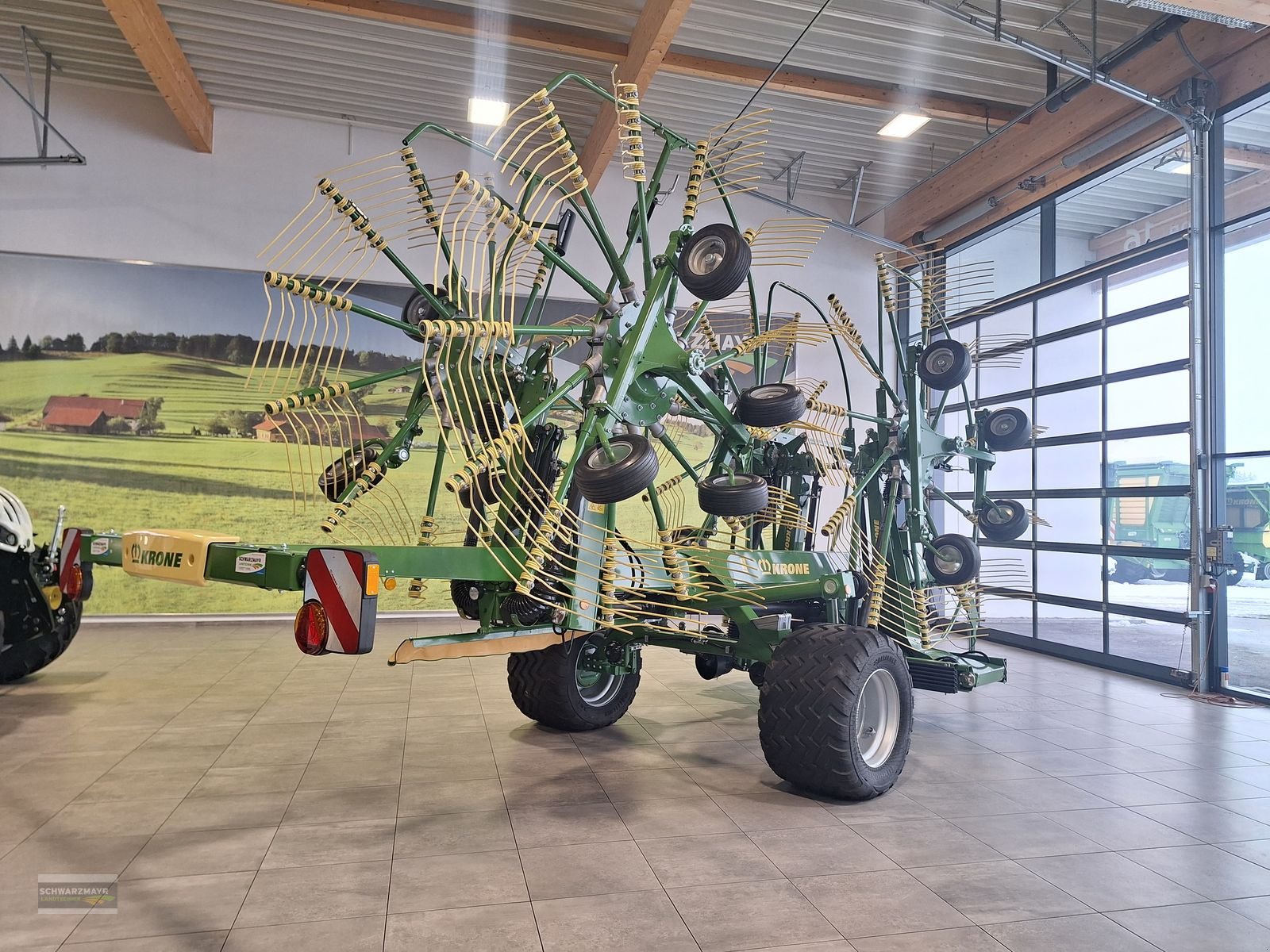 Schwader des Typs Krone Swadro TC 1250, Neumaschine in Aurolzmünster (Bild 2)