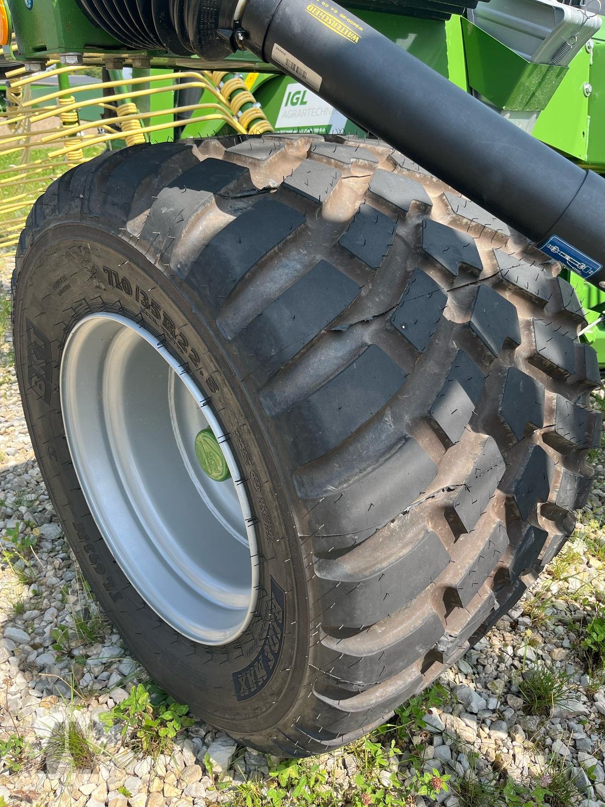 Schwader des Typs Krone Swadro TC 1370 Vierkreiselschwader, Neumaschine in Regensburg (Bild 5)