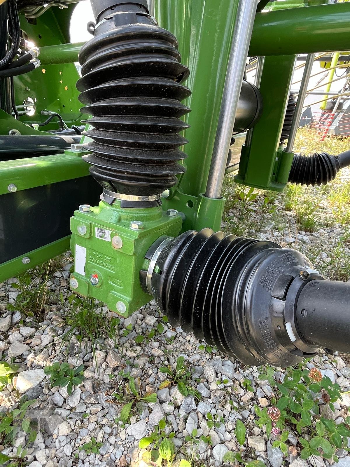 Schwader des Typs Krone Swadro TC 1370 Vierkreiselschwader, Neumaschine in Regensburg (Bild 6)