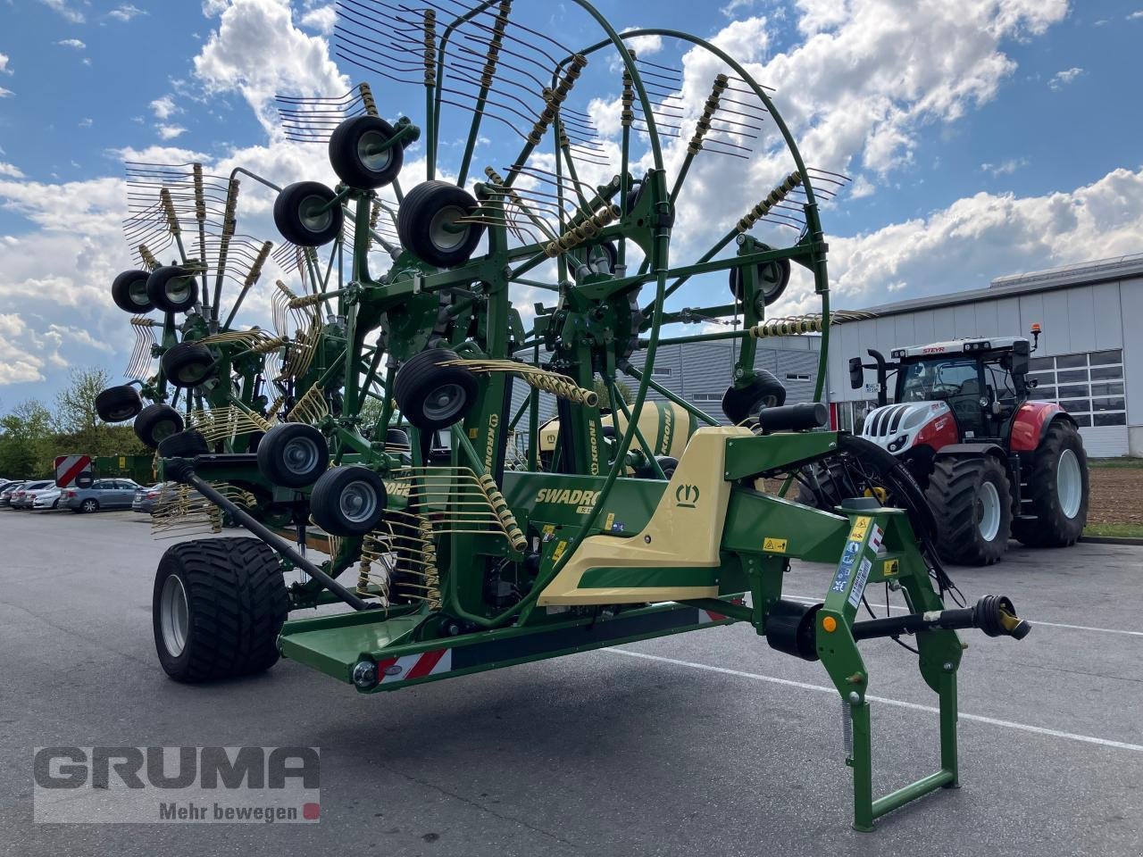 Schwader of the type Krone SWADRO TC 1370, Neumaschine in Friedberg-Derching (Picture 3)