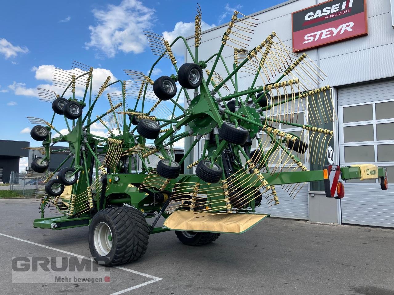 Schwader of the type Krone SWADRO TC 1370, Neumaschine in Friedberg-Derching (Picture 10)