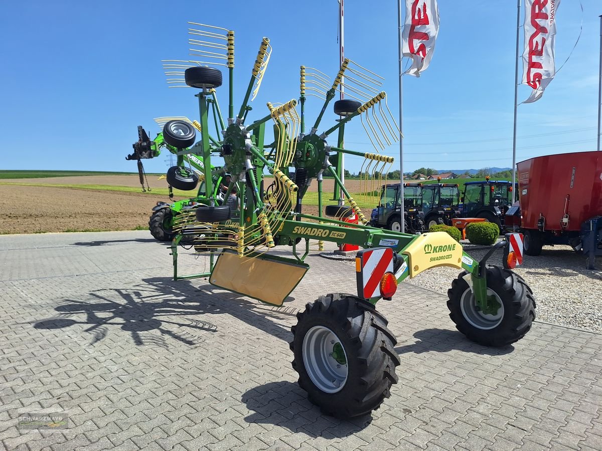 Schwader des Typs Krone Swadro TC 640, Neumaschine in Aurolzmünster (Bild 5)