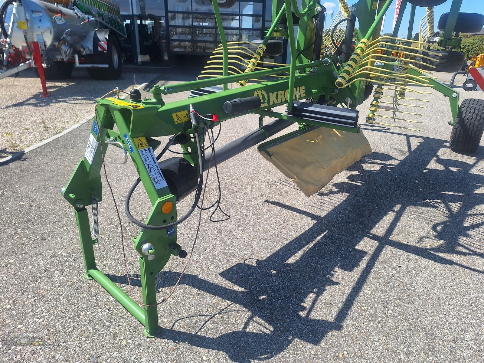 Schwader of the type Krone Swadro TC 680 Klappzinken, Neumaschine in Gampern (Picture 10)