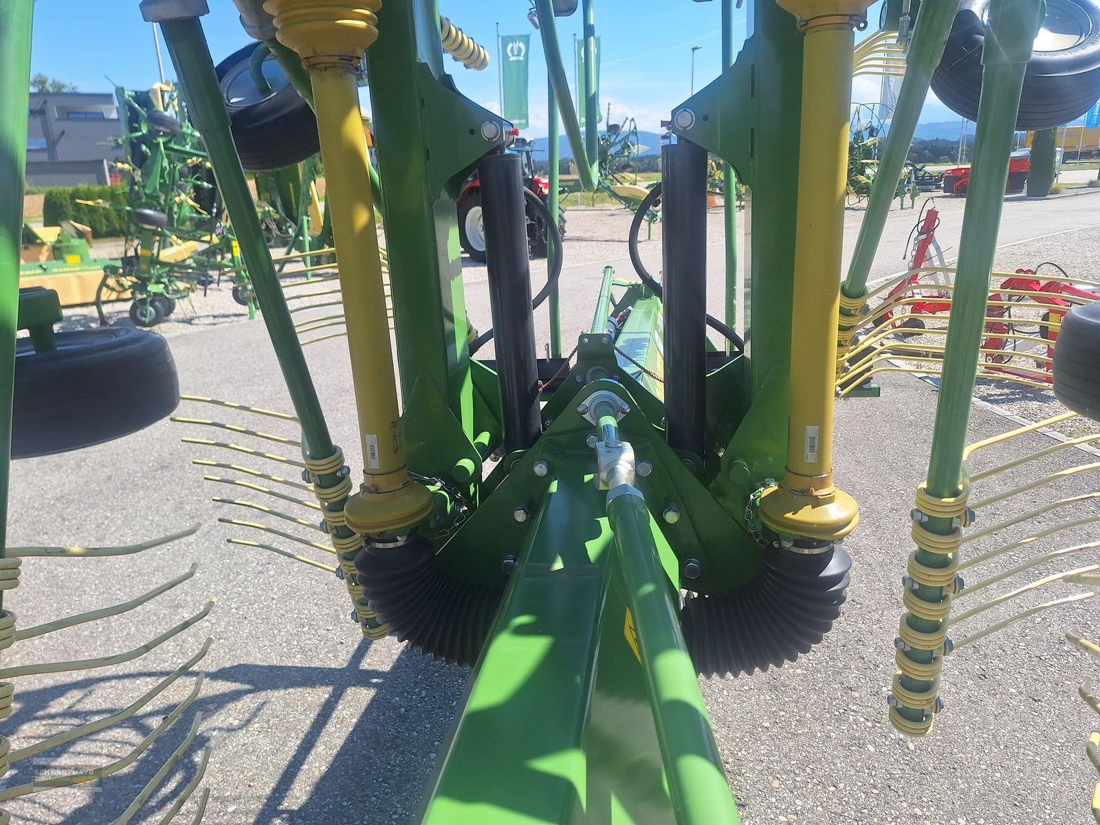 Schwader of the type Krone Swadro TC 680 Klappzinken, Neumaschine in Gampern (Picture 7)