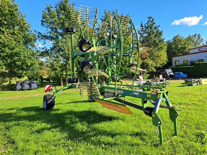 Schwader des Typs Krone Swadro TC 760, Neumaschine in Gutzkow (Bild 1)