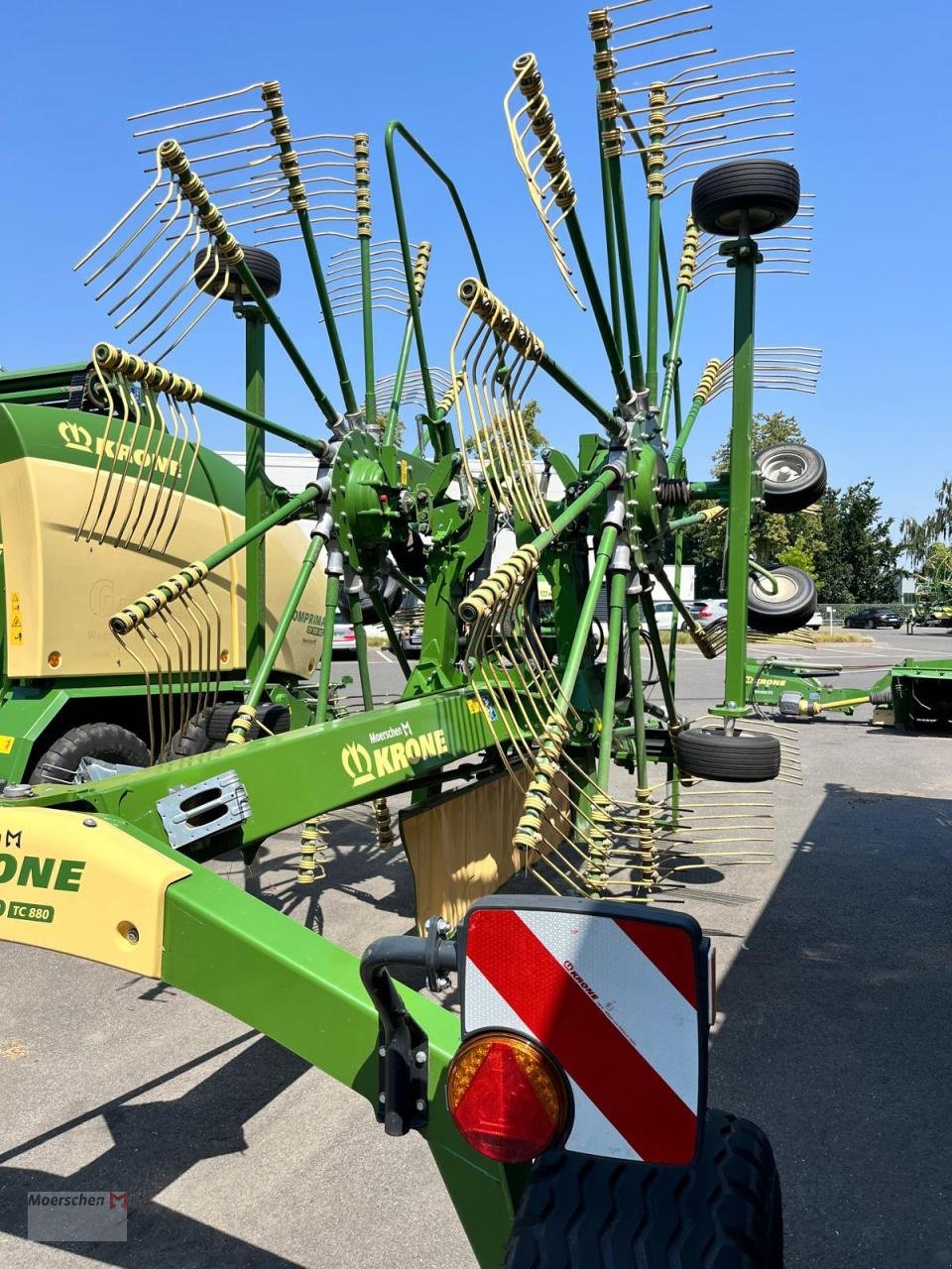 Schwader Türe ait Krone Swadro TC 880, Neumaschine içinde Tönisvorst (resim 3)