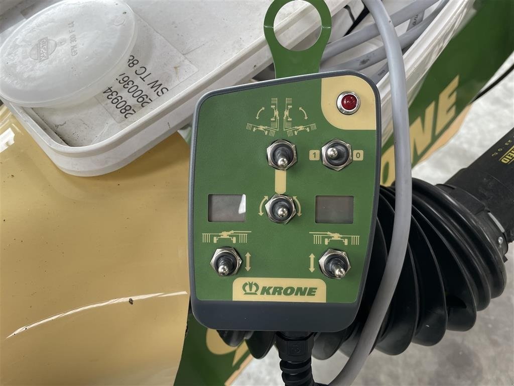 Schwader typu Krone SWADRO TC880 rive Plus, Gebrauchtmaschine v Nimtofte (Obrázek 8)