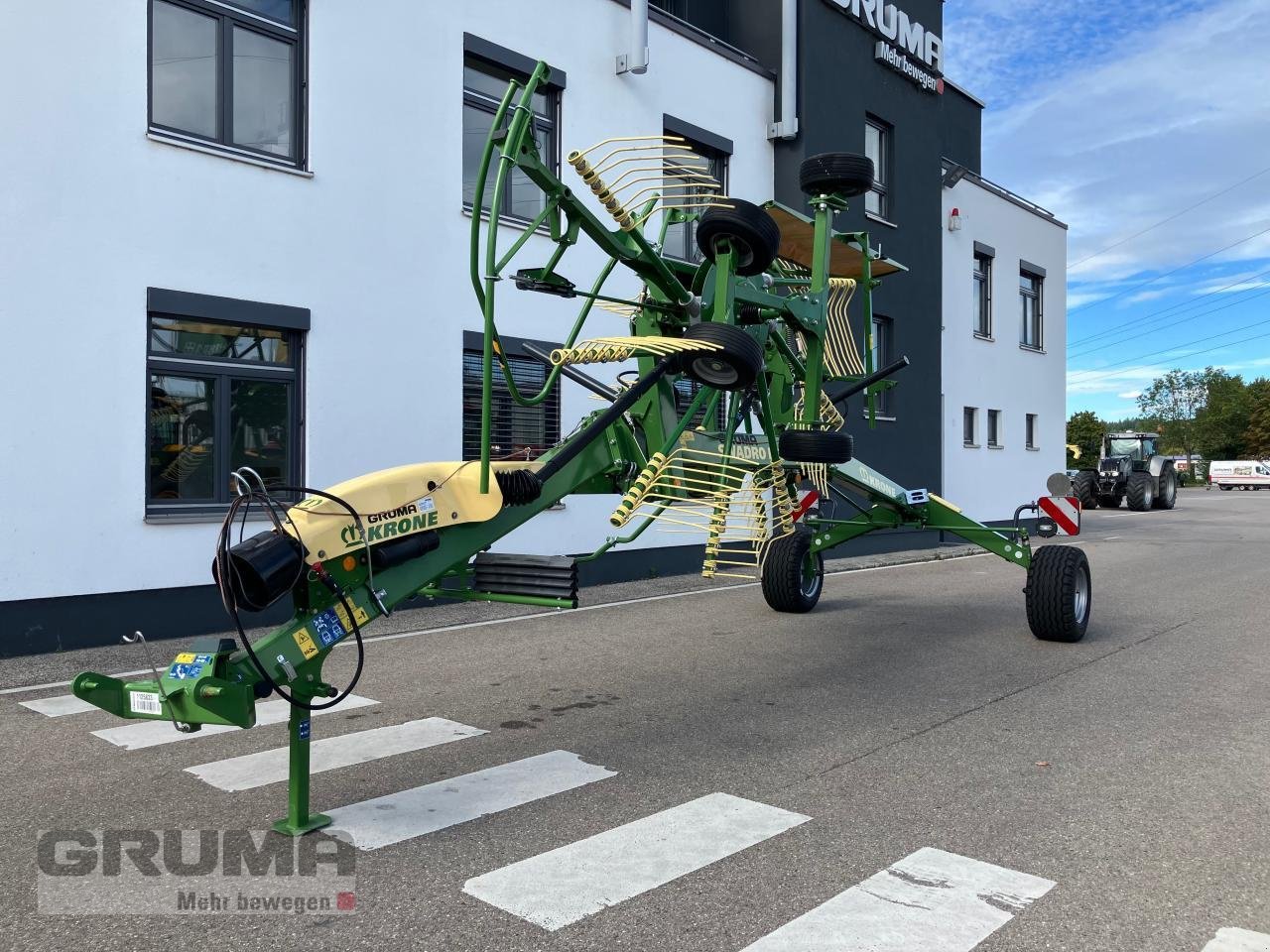 Schwader des Typs Krone SWADRO TS 620, Neumaschine in Friedberg-Derching (Bild 2)