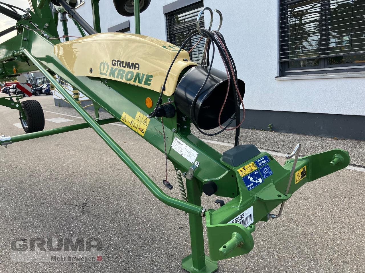 Schwader des Typs Krone SWADRO TS 620, Neumaschine in Friedberg-Derching (Bild 16)