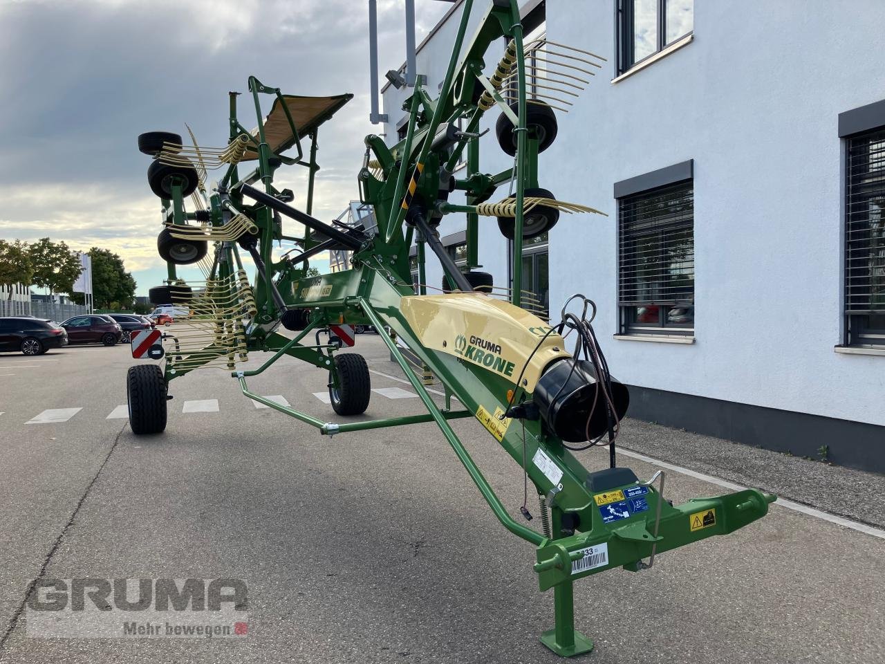 Schwader des Typs Krone SWADRO TS 620, Neumaschine in Friedberg-Derching (Bild 21)