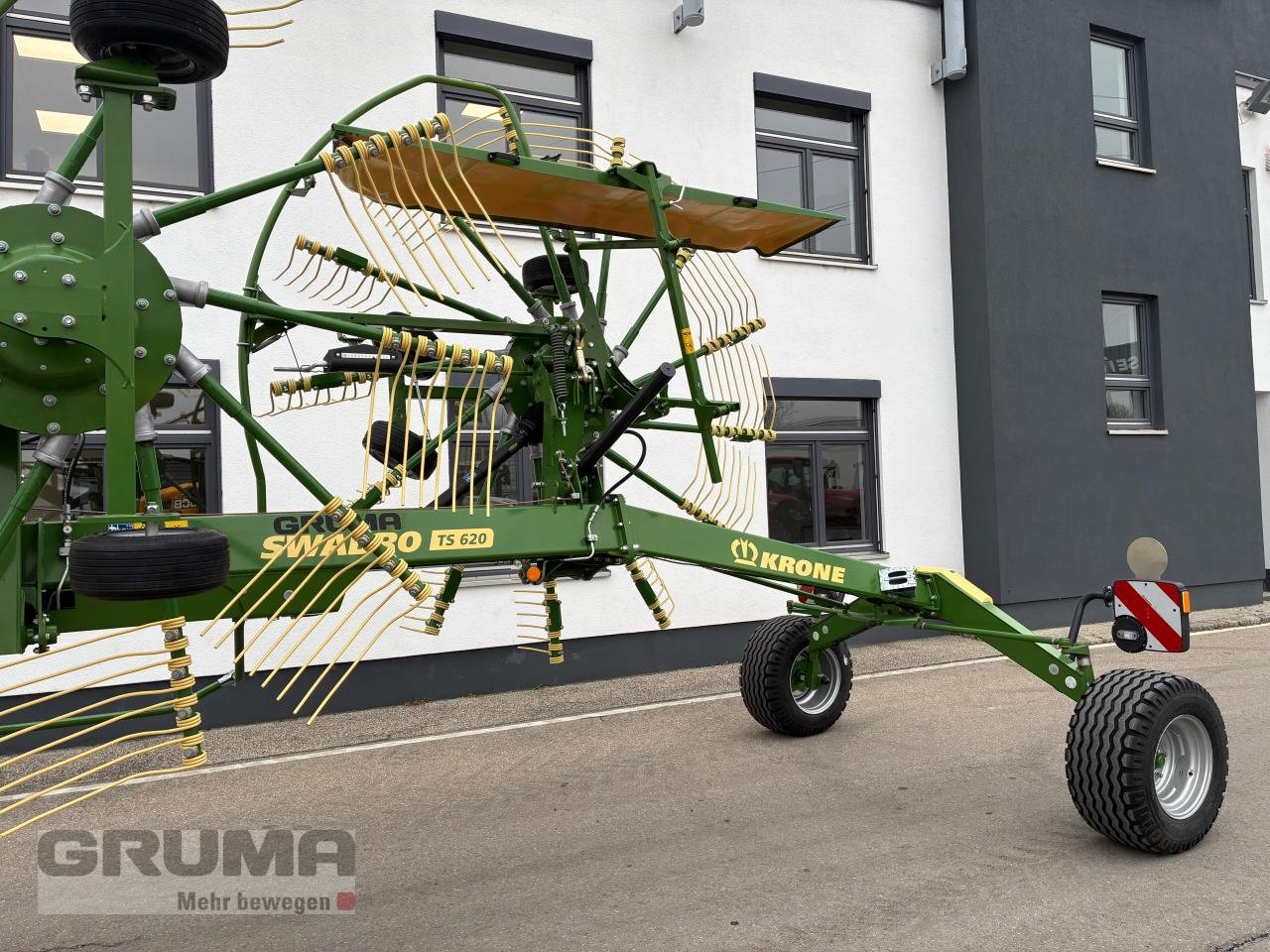 Schwader Türe ait Krone SWADRO TS 620, Neumaschine içinde Friedberg-Derching (resim 9)