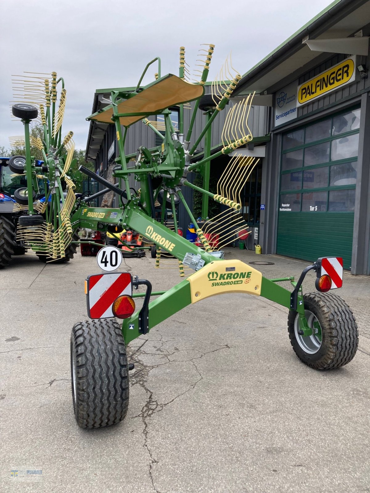 Schwader of the type Krone Swadro TS 680 Twin, Gebrauchtmaschine in Wackersberg (Picture 3)