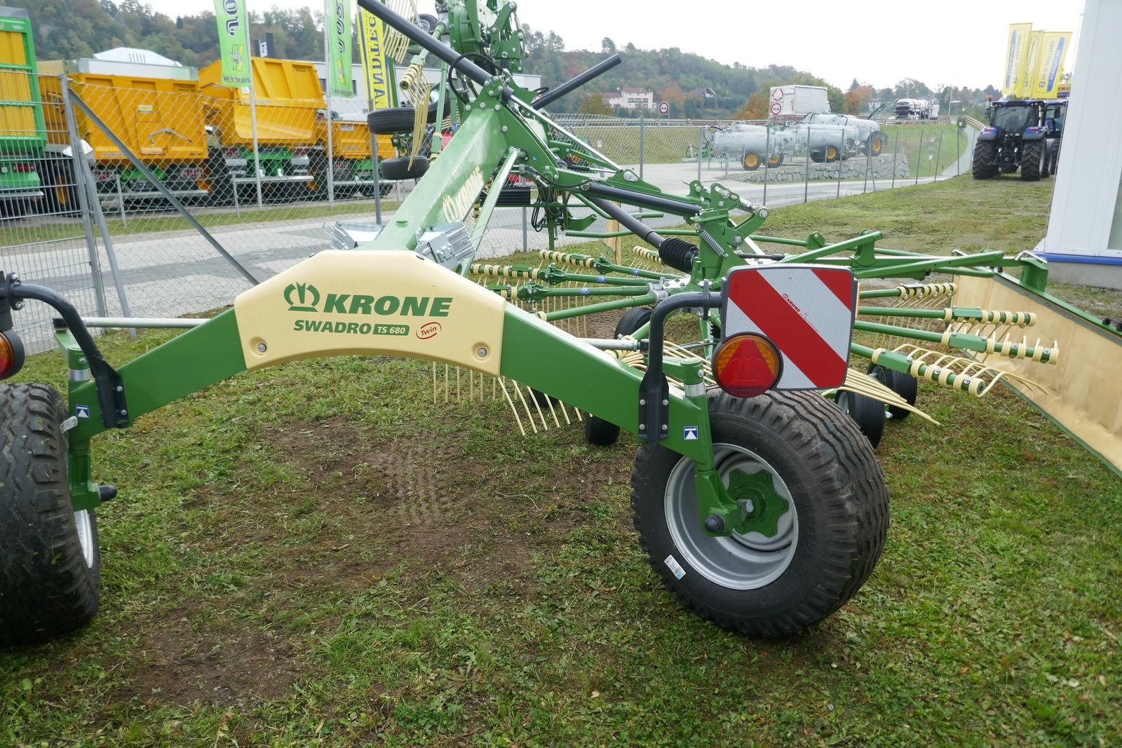 Schwader of the type Krone Swadro TS 680 Twin, Gebrauchtmaschine in Villach (Picture 4)